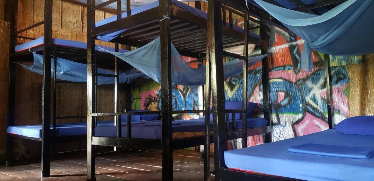 Arcadia Backpackers & Waterpark Hostel Kampot Exterior photo
