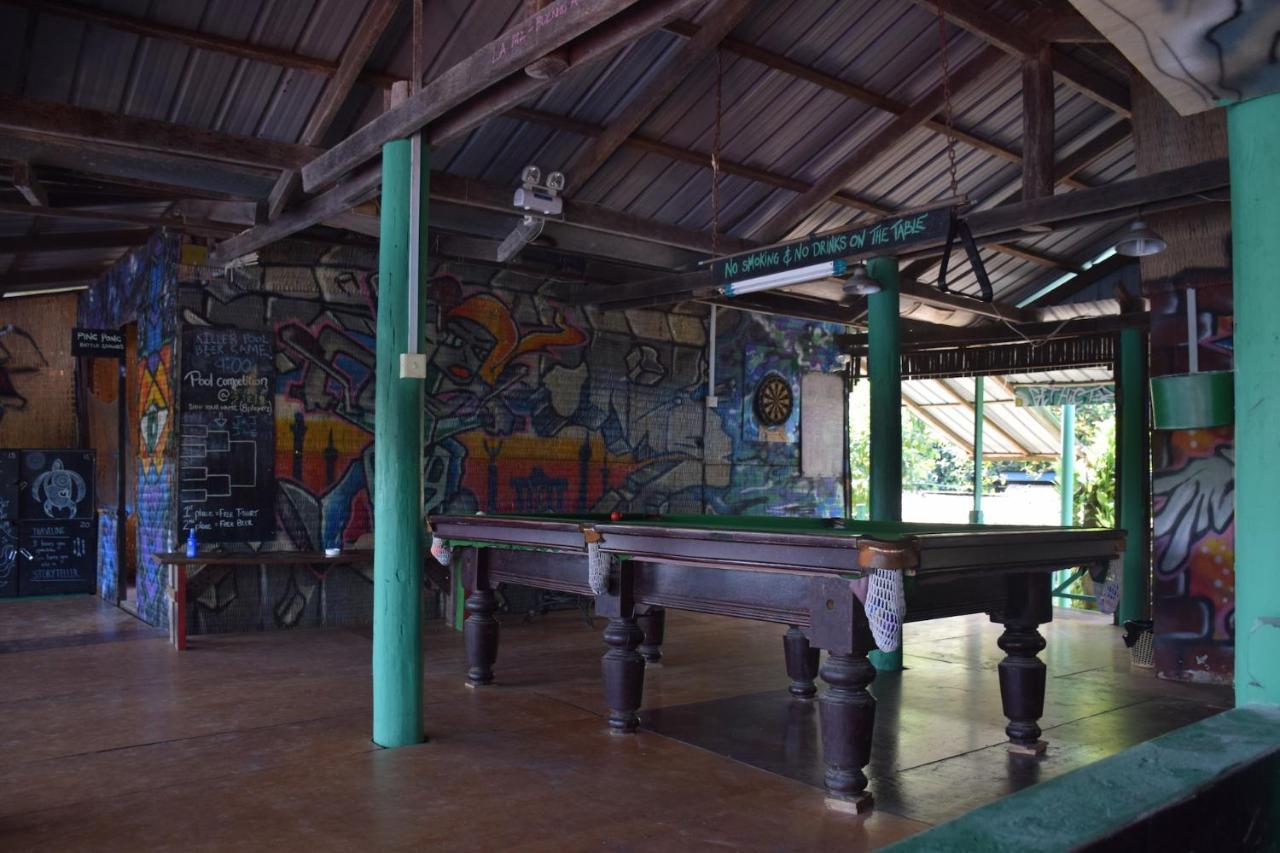 Arcadia Backpackers & Waterpark Hostel Kampot Exterior photo