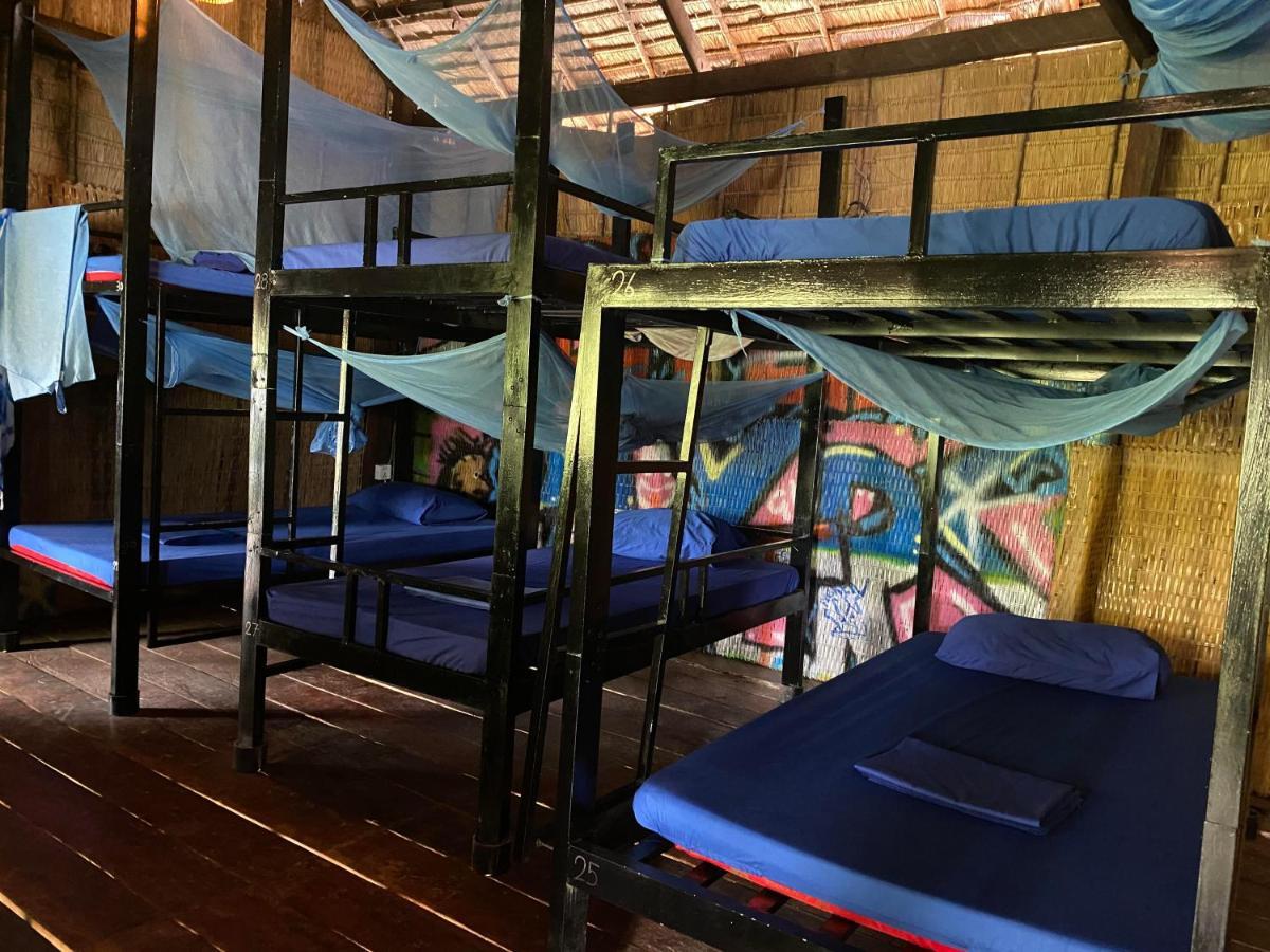 Arcadia Backpackers & Waterpark Hostel Kampot Exterior photo